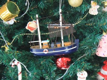 Wooden Fisher King Model Fishing Boat Christmas Tree Ornament (Color: Blue)